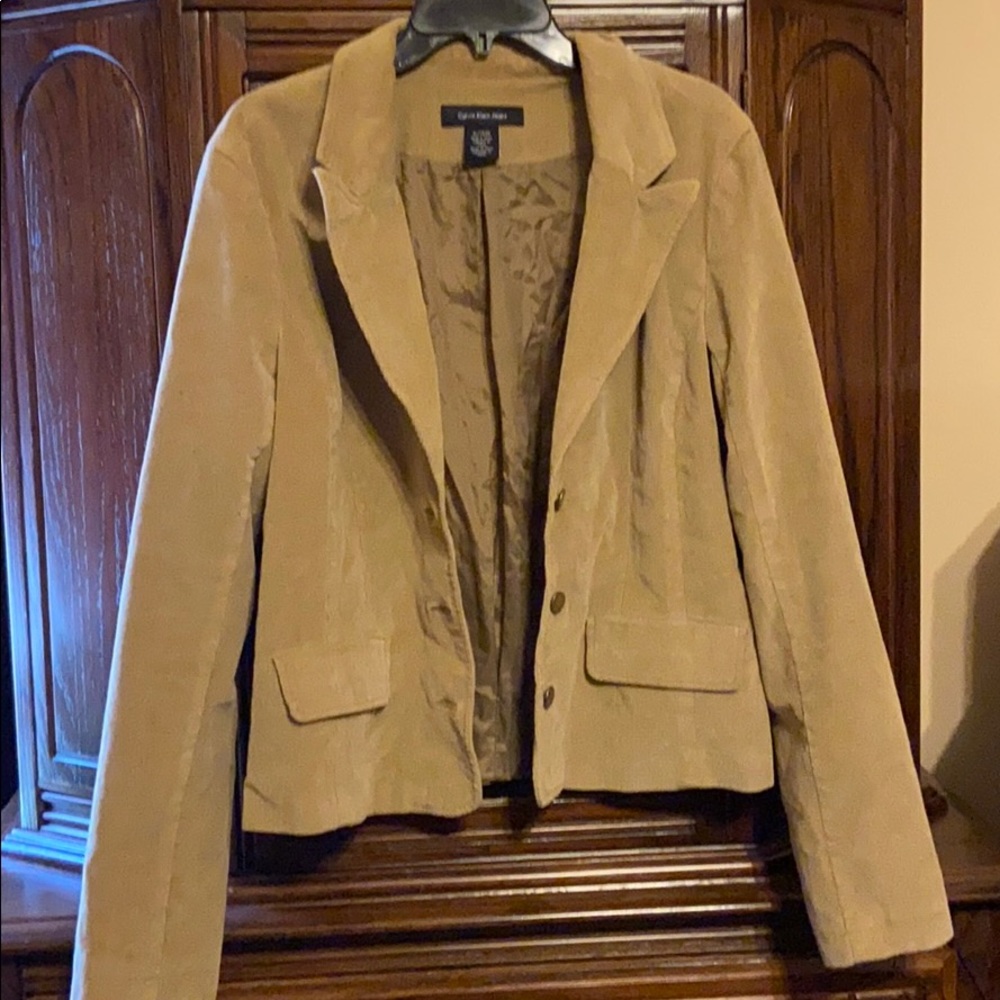 Cute blazer!